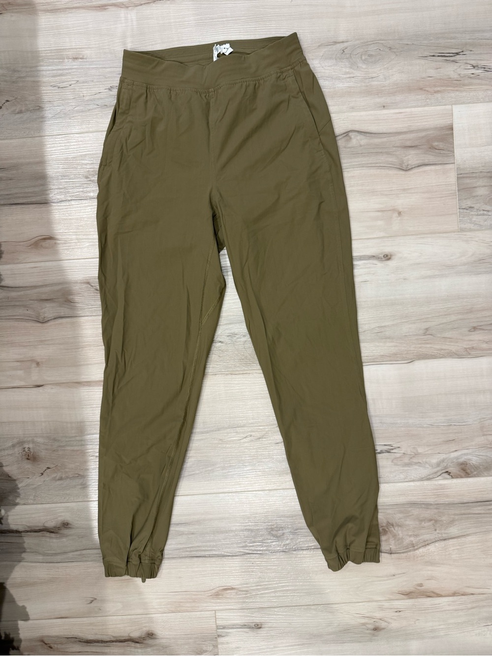 Lululemon Women’s Tan Jogger Pants